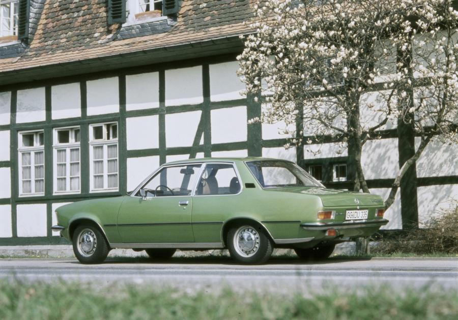  Opel Rekord 2-Door Sedan 1972 года  (фото 3 из 3)